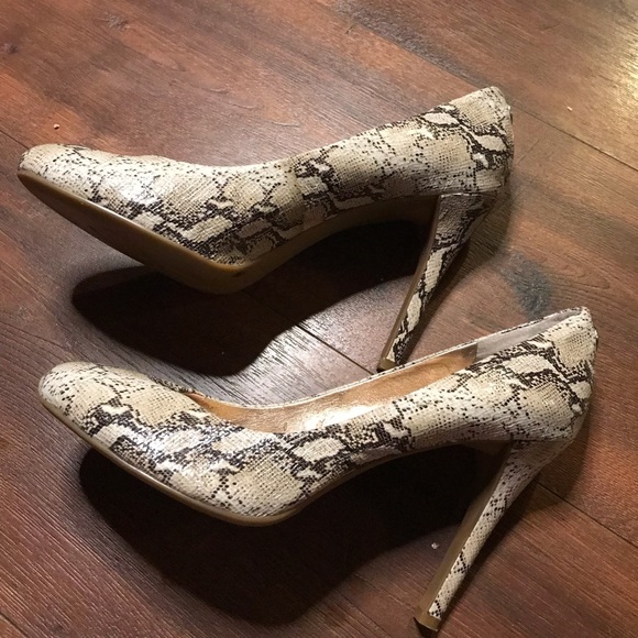 BCBGeneration Python Snake Pumps - Picture 8 of 8